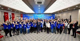 İMAMOĞLU'NDAN GENÇ MESAİ ARKADAŞLARINA: 'MİLLETE HİZMET AŞKI OLMALI'