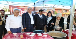 Torbalı Belediyesi Aşure Dağıtımına Devam Ediyor