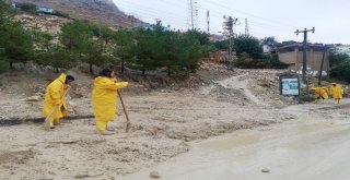 Mardinde Dereler Taştı, Asfaltlar Yarıldı