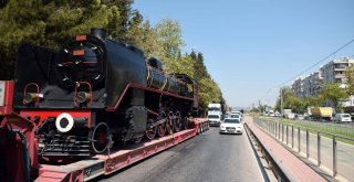 20. Yüzyılın İlk Buharlı Lokomotifi Karayoluyla Kepeze Geldi