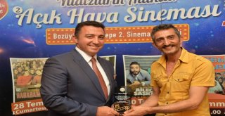 Bozüyük Belediyesi Açık Hava Sinema Festivalinde Yıldızlar Geçidi