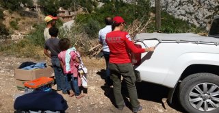 Akuttan Mut Ve Gülnarda Giysi Yardımı