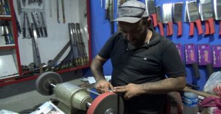 Bıçak Bileme Ustalarının “Kurban Bayramı” Mesaisi