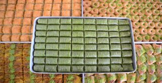 Bitlisteki Pastanelerde Yoğun Tatlı Mesaisi