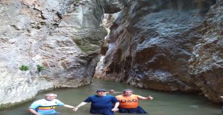 Sandıklı Doğa Sporları Gönüllüleri Tokalı Kanyonu Başarıyla Geçti