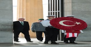 Cumhurbaşkanı Erdoğan, Neue Wache Anıtını Ziyaret Etti