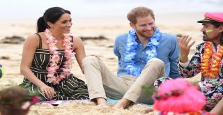 Prens Harry Ve Meghanın Sahilde Yalın Ayak Keyfi