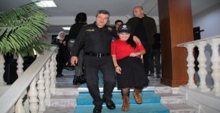 Şehit Özel Harekat Polisinin Kızına Sürpriz