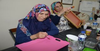 Hem Meslek Öğreniyor, Hem Para Kazanıyorlar