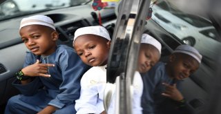 Tanzanyada Müslümanlar Bayram Namazı İçin Camileri Doldurdu