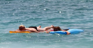 Alanyada Plajlar Tıklım Tıklım