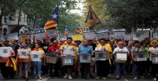 Barselonada Katalonya Referandumunun Yıldönümünde Gösteri
