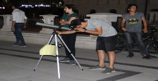 Kanlı Ay Tutulmasını Fırsata Çevirdi