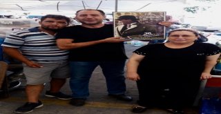 Dr. Ferhat Yüksel 30 Ağustosu 10 Bin Poster Dağıtarak Kutladı