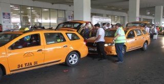 Atatürk Havalimanında Bayram Dönüşü Yoğunluğu