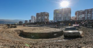 Yarışı İzlemek İçin Dağı Taşı Doldurdular