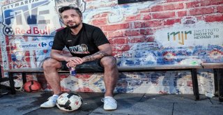 İlhan Mansız: Sokakta Oynanan Futbolun Yeri Bambaşka