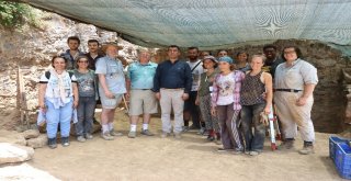 2 Bin Yıllık Antiochia Ad Cragum Kenti Kazılarında Yeni Mozaik Alanlar Bulundu