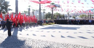 Kuşadasında Cumhuriyet Bayramı Kutlamaları Çelenk Koyma Töreni İle Başladı