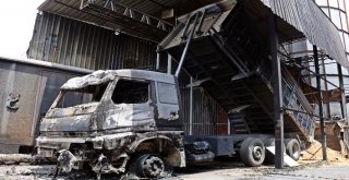 Yanan Fabrikanın Sahibi İle Çalışanları Gözyaşlarına Boğuldu