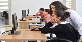 Çocuklar Yaz Tatilinde Kodluyor