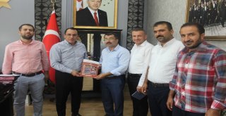 İlim Yayma Cemiyeti Yönetimi Kaymakam Kaya İle Bir Araya Geldi