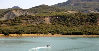 Tuncelililer Yamaç Paraşütü Heyecanı Yaşadı