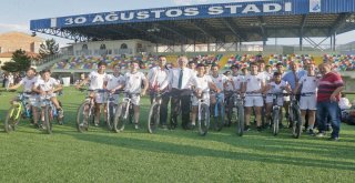 Yaz Spor Okullarına Malzeme Desteği