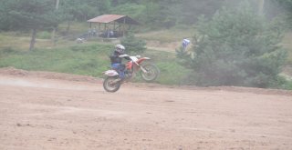 En Yavaş Motosiklet Olabilmek İçin Yarıştılar