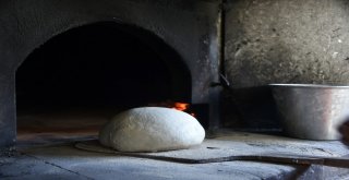 Bu Köy Buram Buram Ekmek Kokuyor