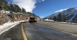 Kar Nedeniyle Kapanan Antalya-Konya Karayolu Trafiğe Açıldı