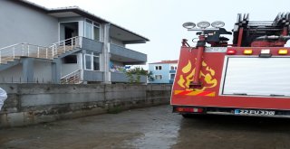 Edirnede Bir Eve Yıldırım Düştü