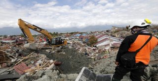 Endonezyada Deprem Ve Tsunamiden Ölenlerin Sayısı Bin 649 Yükseldi