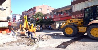 Hükümet Caddesinde 30 Yıl Sonra Kaldırım Ve Parke Yenileme Çalışması