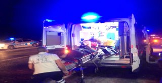 Zonguldakta 3 Araç Birbirine Girdi: 6 Yaralı