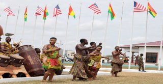First Lady Melania Trump Afrika Turuna Başladı