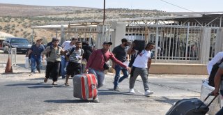 Suriyeliler Bayramlaşmak İçin Ülkelerine Gitmeye Başladı