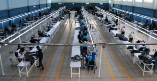 Vanda Açılan Tekstil Fabrikası 110 Kişiye Ekmek Kapısı Oldu