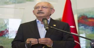 Kılıçdaroğlu, Kendisine Destek İçin Toplanan Partililere Hitap Etti