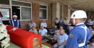 Uzman Çavuş Kalbine Yenik Düştü