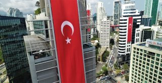 (Özel) Dev Türk Bayraklarıyla Donatılan Gökdelenler Havadan Görüntülendi