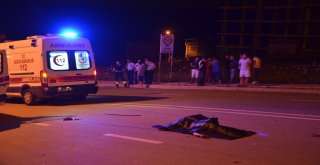 Otomobil İle Kafa Kafaya Çarpışan Motosiklet Sürücüsü 100 Metre Savruldu
