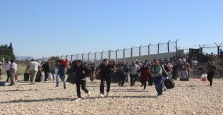 Suriyeliler Ülkelerine Gitmek İçin Depar Attı