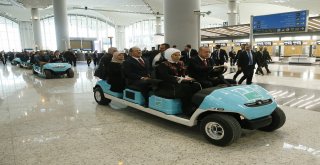 Cumhurbaşkanı Erdoğan, Havalimanı Açılışında Elektrikli Araç Sürdü