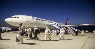 Koca Seyit Havalimanı En Büyük Misafirini Ağırladı Airbus A330 Su Köprüsü İle Karşılandı