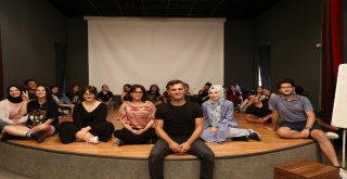 Doğaçlama Atölyesinde Farkındalıklar Gelişiyor