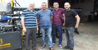 Balıkesirli İş Adamı Cezayire Makine İhraç Etti
