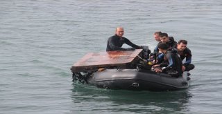 Beyşehir Gölünde Paraşütle Nefes Kesen Eğitim Tatbikatı