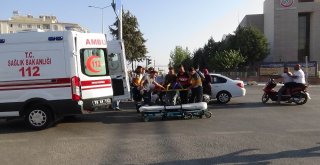 (Özel) Işık İhlali Yapan Otomobile Motosiklet Çarptı: 1 Yaralı