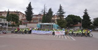 Bisikletleri İle Okullarına Gittiler